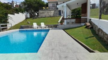 SEMANA SANTA SIERRAS DE CORDOBA-CHALET C/PILETA vista al lago