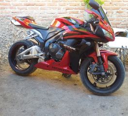 VENDO HONDA CBR 600 RR 2011 TITULAR 36.000KM