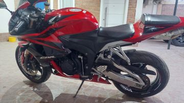 VENDO HONDA CBR 600 RR 2011 TITULAR 36.000KM