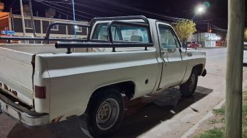 Chevrolet 76