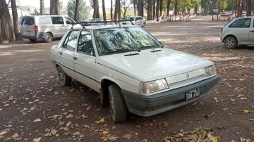 Vendo renault 9