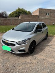 Vendo Onix LT 2016