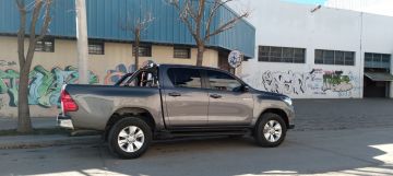 TOYOTA HILUX 4X2
