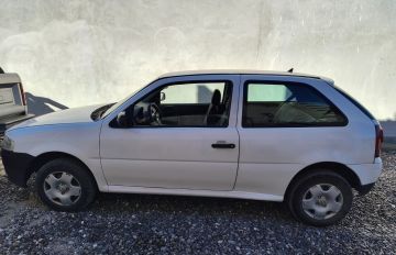 Volkswagen Gol Power 1.6  Aire y dirección  2008