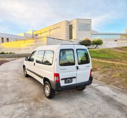 VENDO / PERMUTO / FINANCIO PEUGEOT PARTNER 2012 .