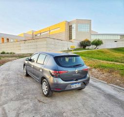 VENDO / PERMUTO / FINANCIO RENAULT SANDERO 2023
