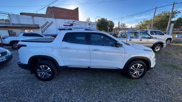  Fiat Toro 2.0 Volcano 4x4 AT9, mod 2017, única mano.