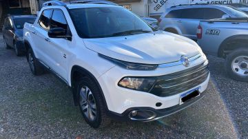  Fiat Toro 2.0 Volcano 4x4 AT9, mod 2017, única mano.