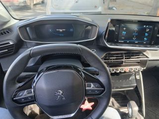 Vendo Peugeot 208 Allure tiptronic pack 2021