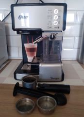 VENDO CAFETERA OSTER PRIMA LATTE CASI SIN USO