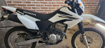 Titular vende Honda TORNADO