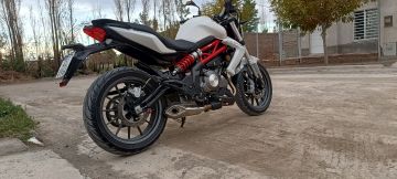 Benelli tnt 300