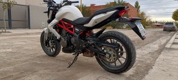 Benelli tnt 300