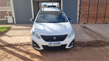 VENDO PEUGEOT 2008 Allure 1.6 Año 2020