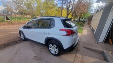VENDO PEUGEOT 2008 Allure 1.6 Año 2020