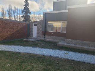 CASA EN VENTA 3 DORMITORIOS - PLOTTIER