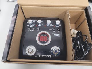 PEDALERA MULTI EFECTOS DE GUITARRA  ZOOM G2