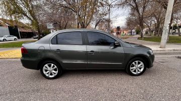 VW Voyage 1.6 Highline MT, muy bueno!