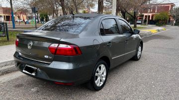 VW Voyage 1.6 Highline MT, muy bueno!