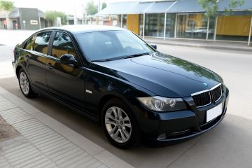 BMW 330i 272 cv sportive manual.