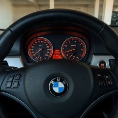 BMW 330i 272 cv sportive manual.