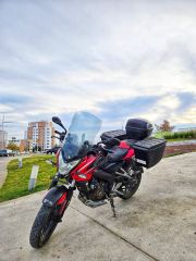 VENDO / PERMUTO / FINANCIO BAJAJ ROUSER 200cc 2015