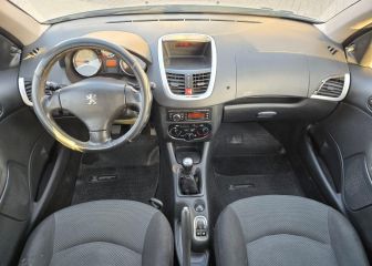 VENDO / PERMUTO / FINANCIO PEUGEOT 207 2011
