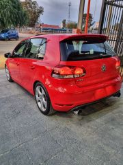 Volkswagen Golf GTI 2.0TSI