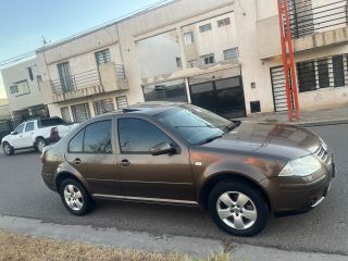 Titular vende Volkswagen bora 2.0 2013