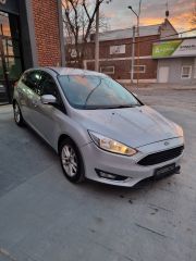 Ford Focus SE MT