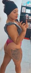 Evelin Nuevita en roca