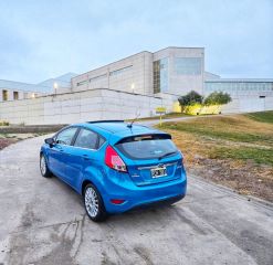 VENDO / PERMUTO / FINANCIO FORD FIESTA KINETIC TITANIUM 2015