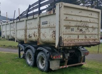 BATEA VOLCADORA RANDON 2+1 NEUMATICO ENGOMADA