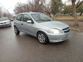 Vendo o permuto (menor valor + efectiv) Celta Nafta 1.4 LT Mod 2012 soy titular todo al dia, sin deuda
