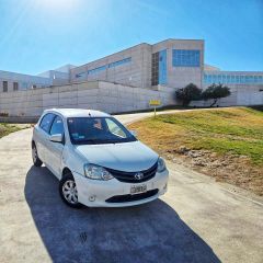VENDO / PERMUTO / FINANCIO TOYOTA ETIOS 2014