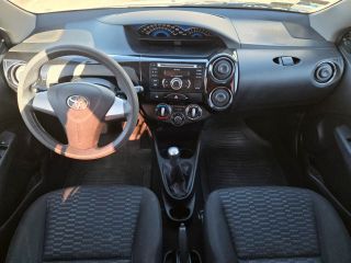 VENDO / PERMUTO / FINANCIO TOYOTA ETIOS 2014