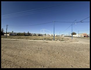 Se vende terreno en el trebol