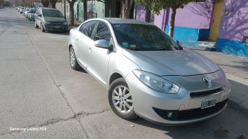 Renault Fluence 2.0 2014 - TITULAR VENDE