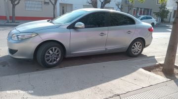 Renault Fluence 2.0 2014 - TITULAR VENDE