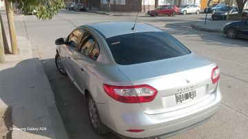Renault Fluence 2.0 2014 - TITULAR VENDE