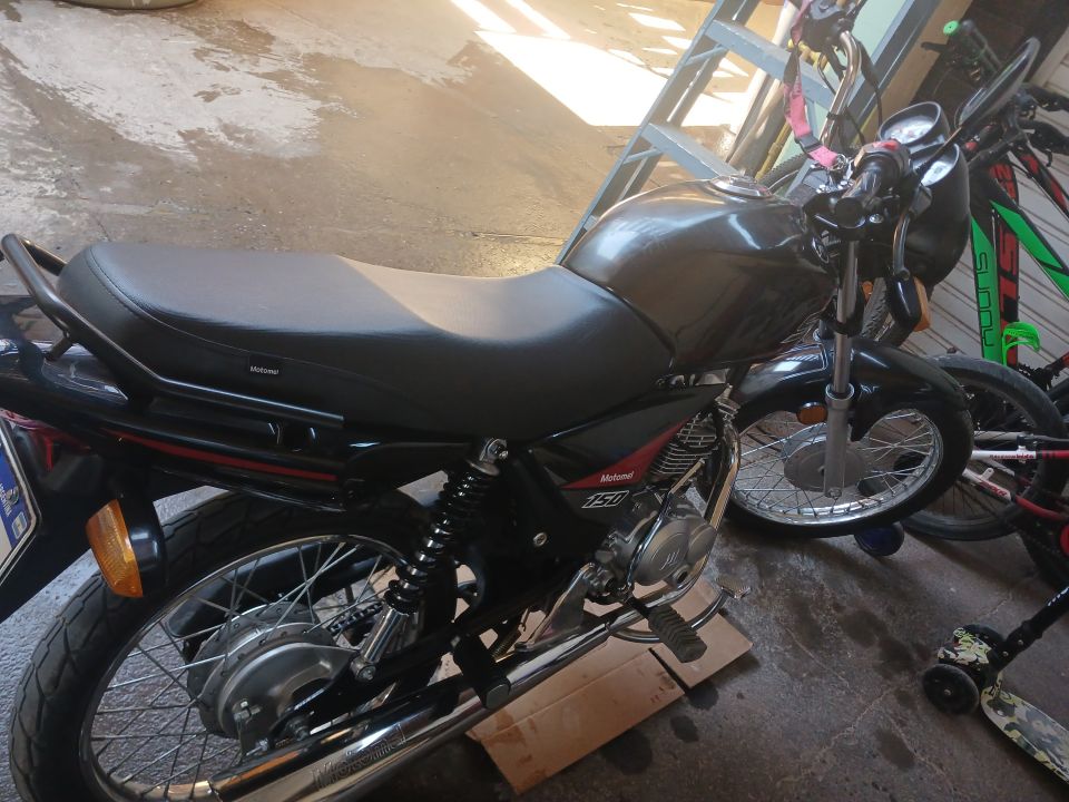 Vendo motomel S2 año 2023 ( Base) exelente estado única dueña