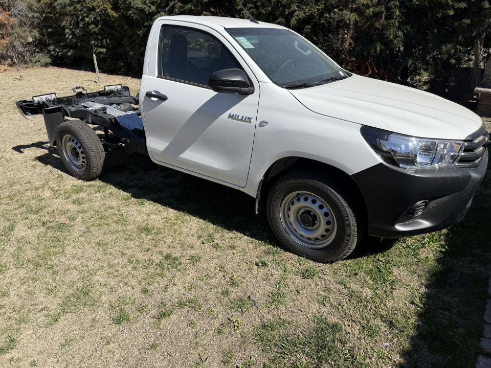 Vendo Hilux Chasis dx 4x4 0km