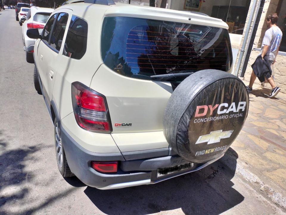 vendo Chevrolet spin activ 1.8 , 5 asientos , AA, mylink, 46 mil kms, única mano
