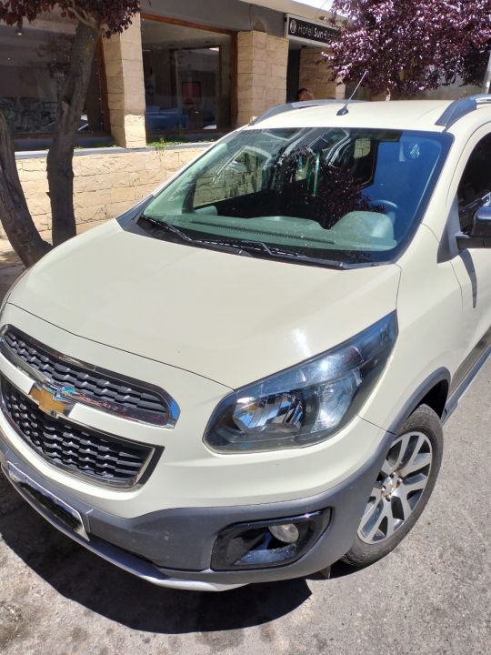 vendo Chevrolet spin activ 1.8 , 5 asientos , AA, mylink, 46 mil kms, única mano