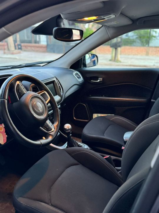 VENDO o PERMUTO JEEP COMPASS SPORT INMACULADA
