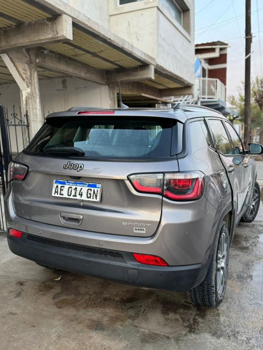 VENDO o PERMUTO JEEP COMPASS SPORT INMACULADA