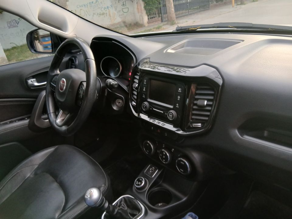 Fiat Toro Freedom 4x4 2018 - Única Mano - 68.000 kms