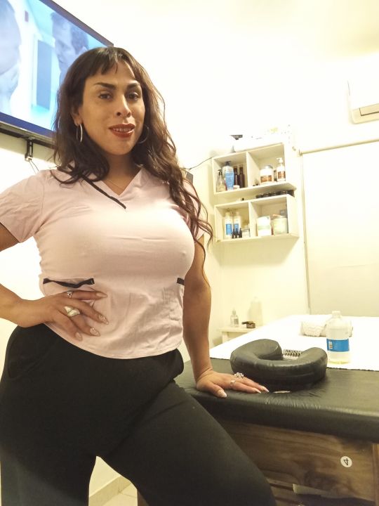 ARIANA MASAJES: MIS MASAJES SON PERSONALIZADOS, PROFESIONALES  TERAPEUTICOS Y TAMBIÉN CON RELAX