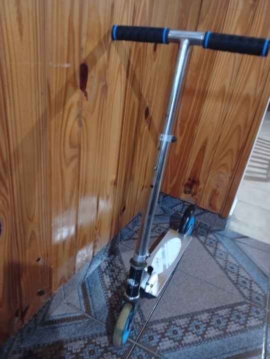 VENDO MONOPATIN DE NIÑO.-