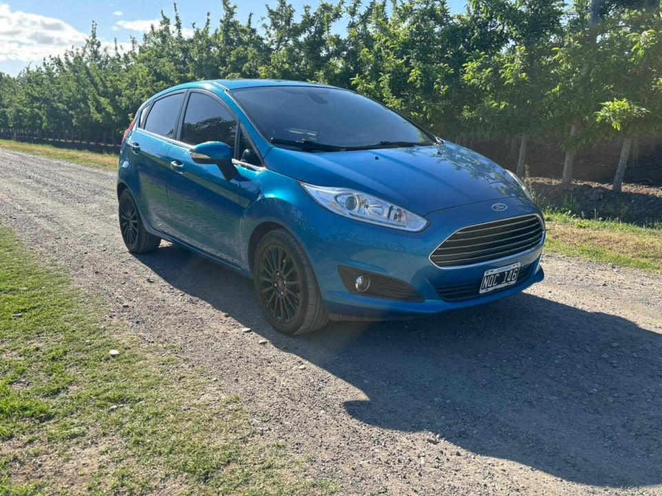FORD FIESTA KINETIC TITANIUM